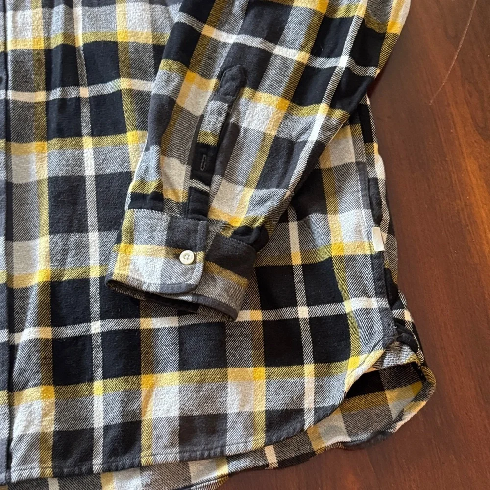 The North Face Men’s XXL Outdoors/Workwear Plaid Flannel Button Down Shirt
